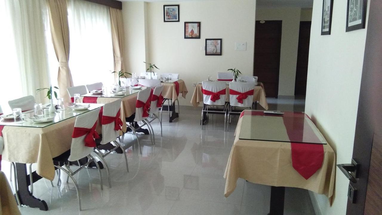 Hotel Park Riviera Guwahati Ngoại thất bức ảnh