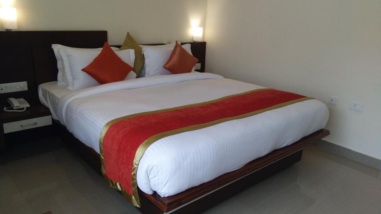 Hotel Park Riviera Guwahati Ngoại thất bức ảnh