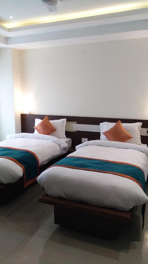Hotel Park Riviera Guwahati Ngoại thất bức ảnh