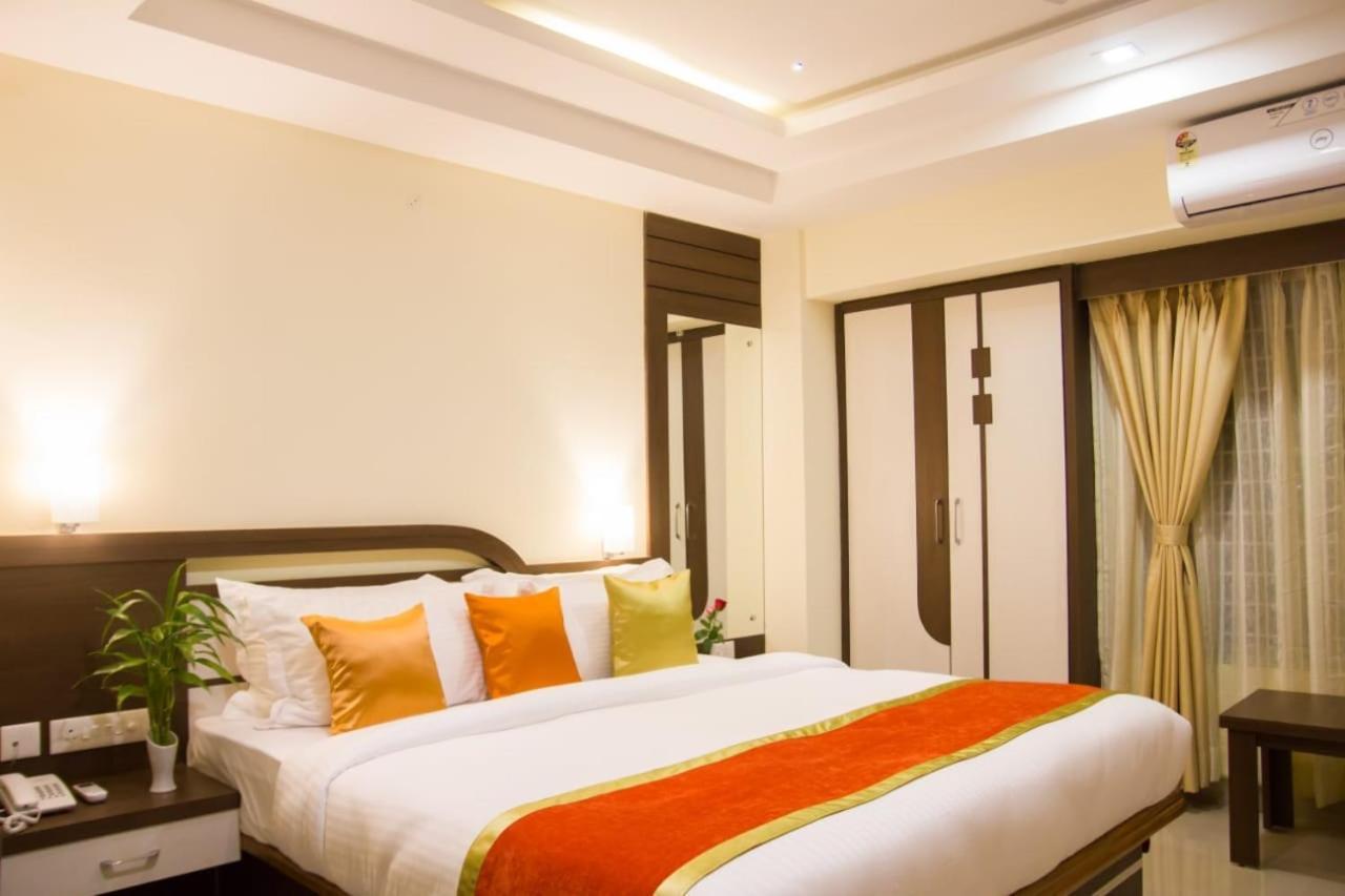 Hotel Park Riviera Guwahati Ngoại thất bức ảnh