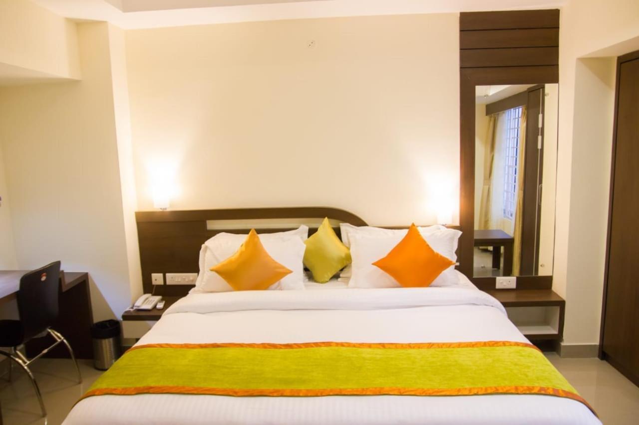 Hotel Park Riviera Guwahati Ngoại thất bức ảnh